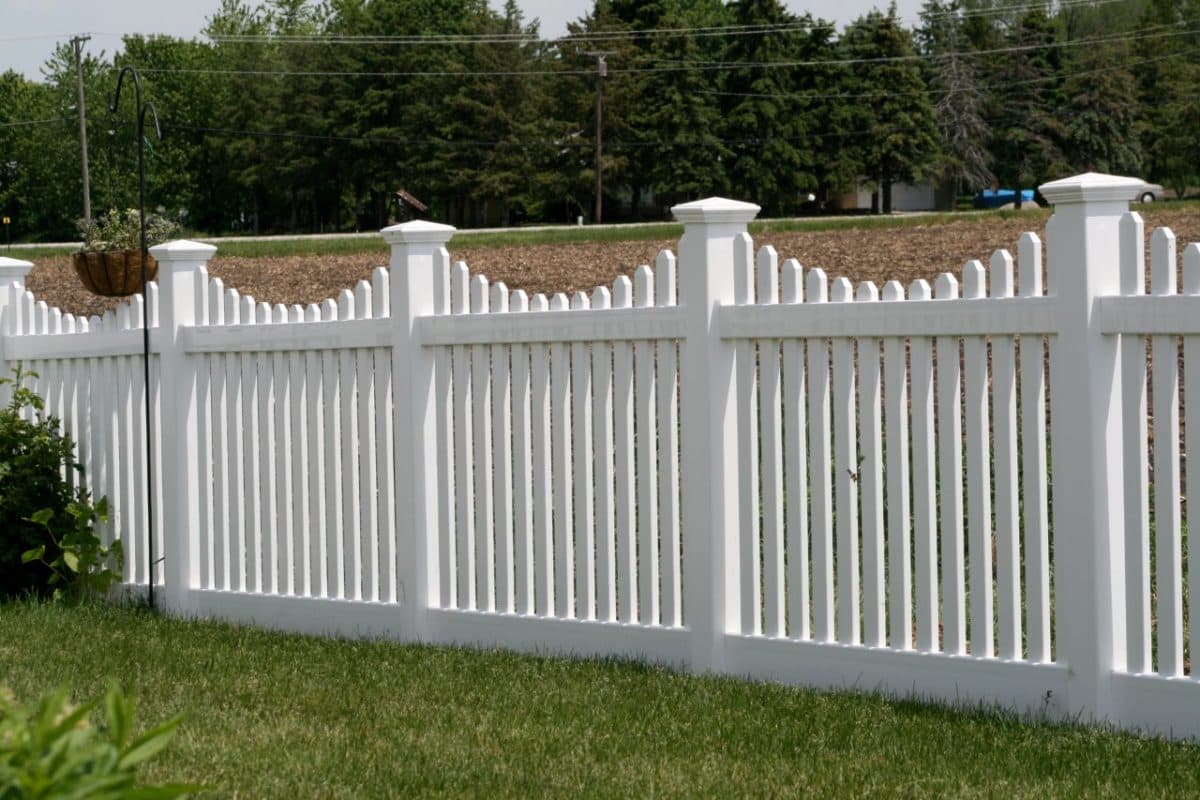 Choosing the Right Fence for Your Property in Jurupa Valley